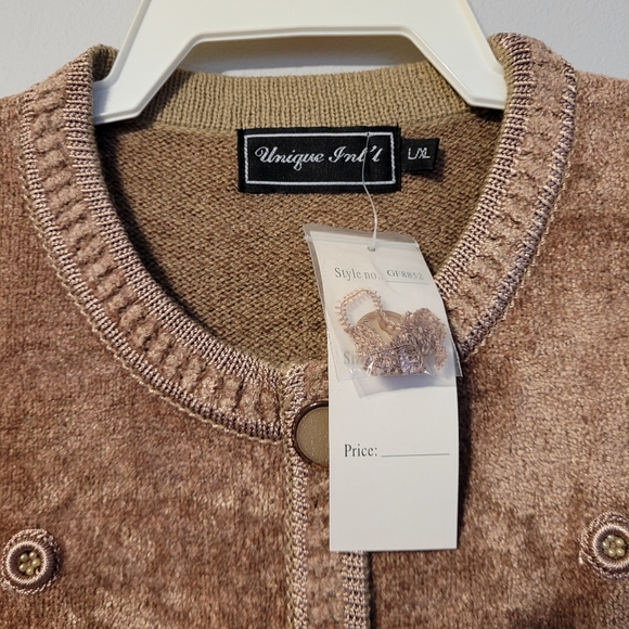 Vintage beaded velour sweater, camel brown, size large to XL - Picture 6 of 8